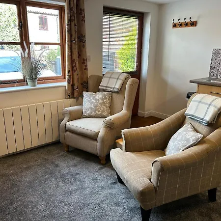 1 Bed Town Centre Free Private Parking Cycle Store Boroughbridge