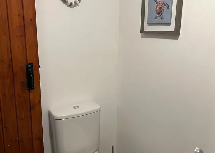 1 Bed Town Centre Free Private Parking Cycle Store *