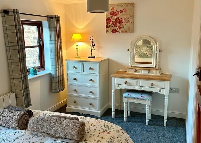 1 Bed Town Centre Free Private Parking Cycle Store *