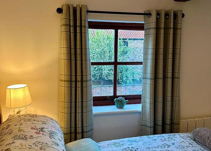 1 Bed Town Centre Free Private Parking Cycle Store *