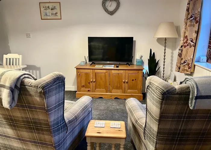 1 Bed Town Centre Free Private Parking Cycle Store Holiday home *