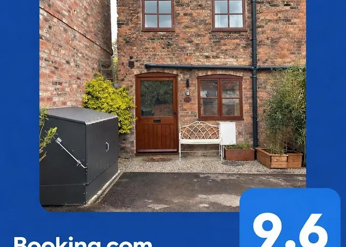 1 Bed Town Centre Free Private Parking Cycle Store