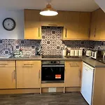 Tatil Evi 1 Bed Town Centre Free Private Parking Cycle Store *
